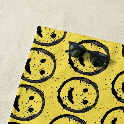 Serviette De Plage Cool Sardé Joyeux visage souriant motif jaune (En situation)