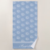 Serviette De Plage Coquillages Côtiers Élégant Bleu Monogramme (Devant)