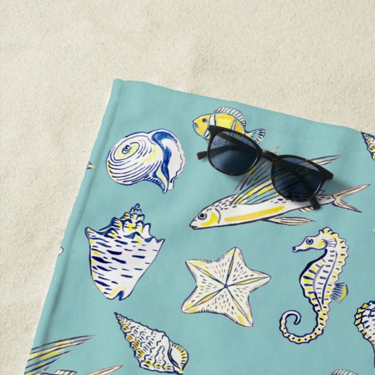 Serviette de plage coquillages et créatures marine (En situation)