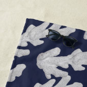Serviette De Plage Coraux blancs côtiers et nom en script (En situation)