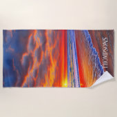 Serviette De Plage Coucher de soleil tropical avec nom personnalisé (Devant)