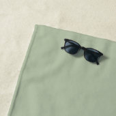 Serviette De Plage Couleur claire et verte (En situation)