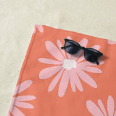 Serviette De Plage Couleur saumon BOHO Daisy Motif Personnalisé Nom (En situation)