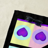 Serviette De Plage Couleurs pastel & coeurs violets battre (En situation)