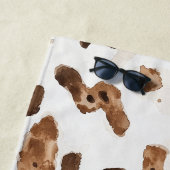 Serviette De Plage Crème Chocolée Brown Vache d'animal Impression (En situation)