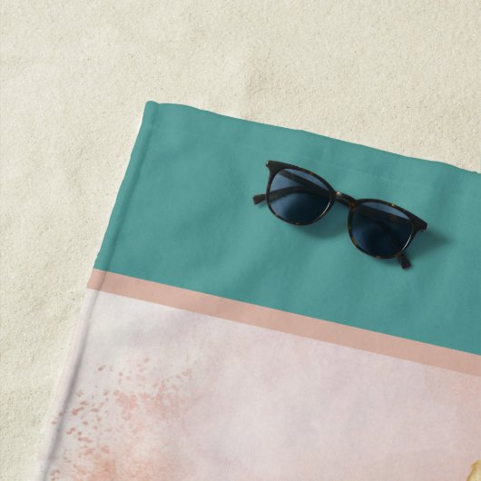Serviette De Plage Custom Life is Better at the Beach Towel (En situation)