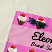 Serviette De Plage Cute Ice Cream Chocolate & Strawberry Beach Towel (En situation)