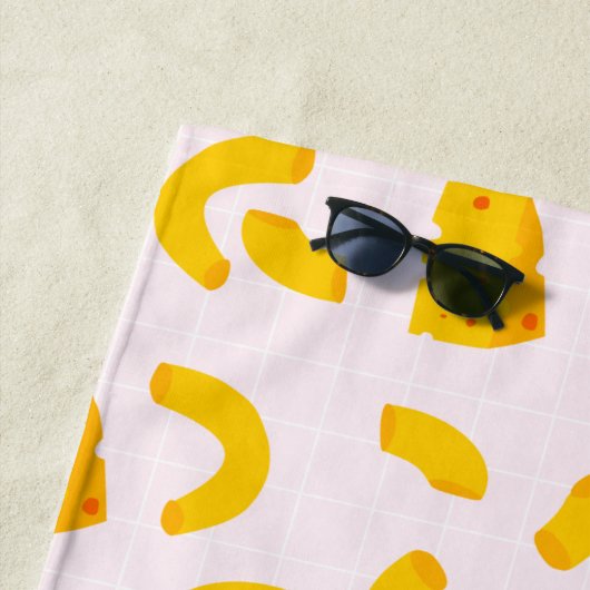 Serviette de plage Cute Mac et Cheese (En situation)