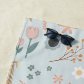 Serviette De Plage Cute Pastel Floral Imprimer Monogramme botanique (En situation)