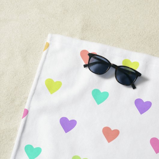 Serviette De Plage Cute Pastel Rainbow Hearts Motif (En situation)