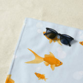 Serviette De Plage Cute poisson d'or nager dans l'eau Script Nom pers (En situation)