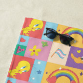 Serviette De Plage DAFFY DUCK™ & TWEETY™ - Pride Pattern (En situation)