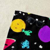 Serviette De Plage Danse énergique de fruits néons (En situation)