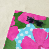 Serviette de plage de Chien noir de l'île Hibiscus (En situation)