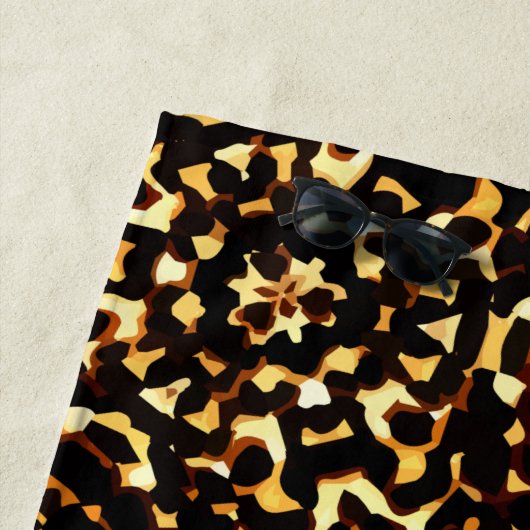 Serviette De Plage de couleur jaune et brun (En situation)