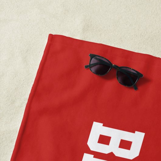 Serviette de plage de monogramme (En situation)