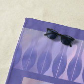 Serviette de plage de sirène d'océan violet (En situation)
