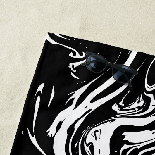 Serviette de plage de style Marbre blanc et noir (En situation)
