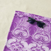 Serviette de plage décorative violette (En situation)