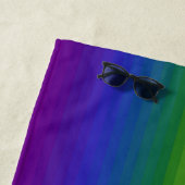 Serviette De Plage Dégradé arc-en-ciel rayé (En situation)