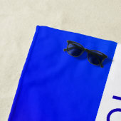 Serviette De Plage Dégradé bleu et texte modifiable sur bande blanche (En situation)