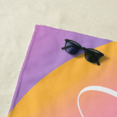 Serviette De Plage Dégradé violet super | Nom de script personnalisé (En situation)
