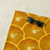 SERVIETTE DE PLAGE DÉLICIEUX ORANGE SLICE (En situation)