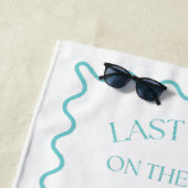 Serviette De Plage Dernière Toastte Fantaisiste sur le Turquoise Côti (En situation)