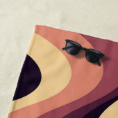 Serviette De Plage Design abstrait violet, rose et beige (En situation)