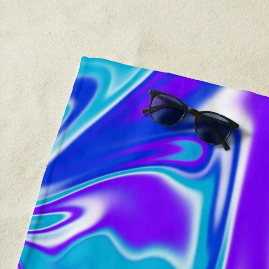 Serviette De Plage Design En Marbre Violet Et Bleu, (En situation)