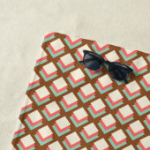 Serviette De Plage Diamants géométriques Turquoises roses Retro Flora (En situation)