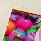Serviette De Plage Dog Laying on Easter Eggs (En situation)