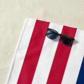Serviette De Plage Drapeau américain Customisé Monogramme 4 juillet (En situation)