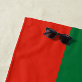 Serviette De Plage Drapeau de Karatchaïévo-Tcherkessie (En situation)