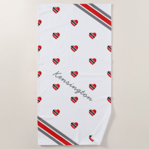 Serviette De Plage Drapeau du cœur de Trinité-et-Tobago avec nom sur