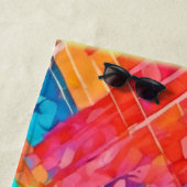 Serviette De Plage Dreamscape géométrique néon (En situation)