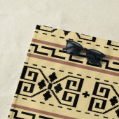 Serviette de plage du Dudeism Cowichan Motif (En situation)