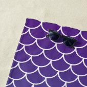 Serviette De Plage Échelle de poisson de sirène Turquoise violette (En situation)