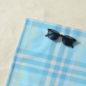 Serviette De Plage Écossais carreauté bleu bébé (En situation)