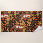 Serviette De Plage Écureuils automnaux et flore sur brun foncé (Devant)
