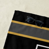 Serviette De Plage Elégant Black Gold Stripes Hommes Personnalisés (En situation)