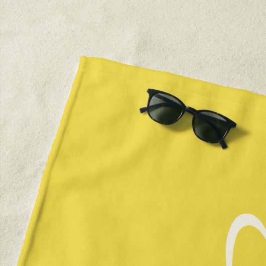 Serviette De Plage Élégant Été Jaune manuscrit Nom du script (En situation)