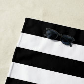 Serviette De Plage Elégant Gold Heart Name Black and White Stripes (En situation)