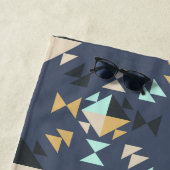 Serviette De Plage Elégant Motif géométrique en Mint, Gold et Black (En situation)