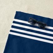 Serviette De Plage Elegant Navy Blue Custom Family Lake House (En situation)