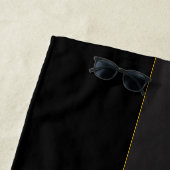 Serviette De Plage Elegant Script Monogram Black & Gold (En situation)