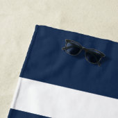 Serviette De Plage Elégante Motif Moderne Bleu Et Blancs Nom (En situation)