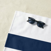 Serviette De Plage Elégante Motif Moderne Bleu Et Blancs Nom (En situation)