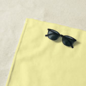 Serviette de plage ElegaStay Golden – Douce, Éléga (En situation)