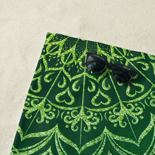 Serviette De Plage Emerald Green Elegant Mandala Monogrammed (En situation)